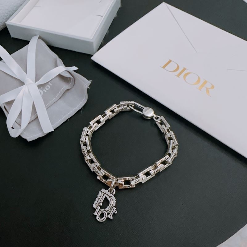 chr1st1an D10r bracelets